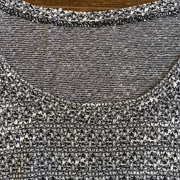 Lightweight Tunic Sweater - Black and White - Small - Picture 4 of 5
